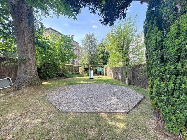 Maison mitoyenne 1 côté Marcq-en-Baroeul 225 m²