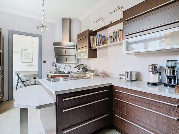 Maison mitoyenne 1 côté Marcq-en-Baroeul 225 m²