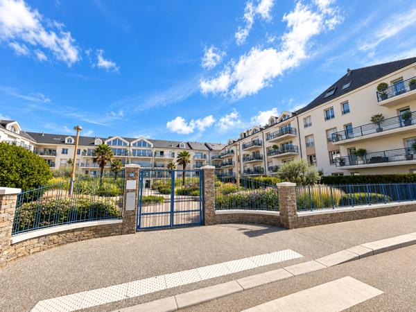 Appartement
         3 pièces
        - 63 m² 379 900 € *