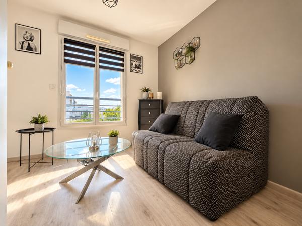 Appartement
         3 pièces
        - 63 m² 379 900 € *