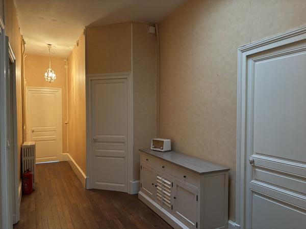 Diou – Authentique maison de maître avec 9140 m² de terrain, idéale pour chambres d'hôtes Diou (03290)