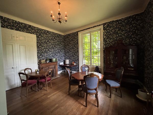 Diou – Authentique maison de maître avec 9140 m² de terrain, idéale pour chambres d'hôtes Diou (03290)