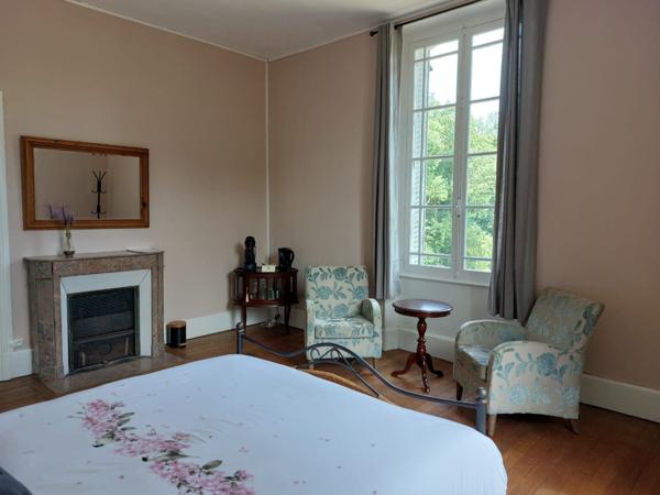 Diou – Authentique maison de maître avec 9140 m² de terrain, idéale pour chambres d'hôtes Diou (03290)