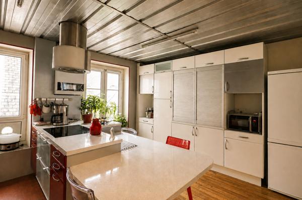 Appartement triplex Nevers, hyper centre, 4 chambres, garage double sécurisée, investissement, 2H30 de PARIS, douche