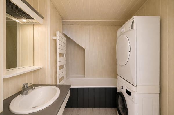 Appartement triplex Nevers, hyper centre, 4 chambres, garage double sécurisée, investissement, 2H30 de PARIS, douche