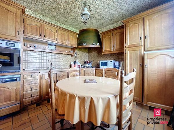 Pavillon 7 pièces 148 m2 à Bellême avec chambre en rdc