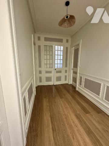 ELBEUF. Maison de maître de 230m² - 6 chambres 