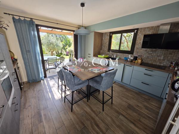 Villa 6 pièce(s) 4 chambre(s) 135 m²