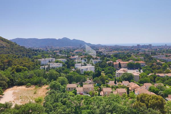 Appartement Marseille 3 pièce(s) 78 m2 vue panoramique dégagée collines mer terrasse exposition sud