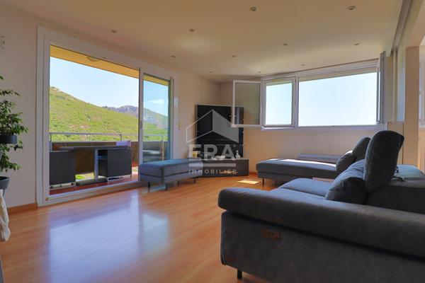 Appartement Marseille 3 pièce(s) 78 m2 vue panoramique dégagée collines mer terrasse exposition sud