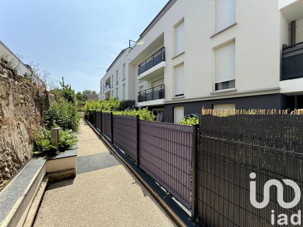 Location appartement 1 pièce 28 m² Guyancourt