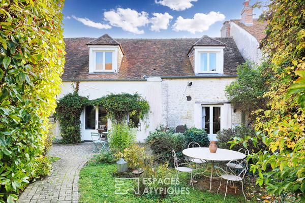 Maison de campagne et ses dépendances dans un écrin de verdure