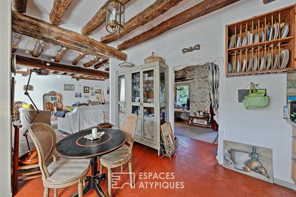 Maison de campagne et ses dépendances dans un écrin de verdure