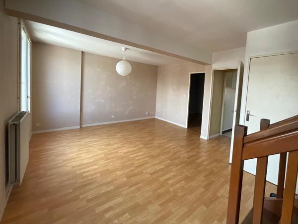 Appartement à vendre au centre-ville de Mehun Sur Yevre