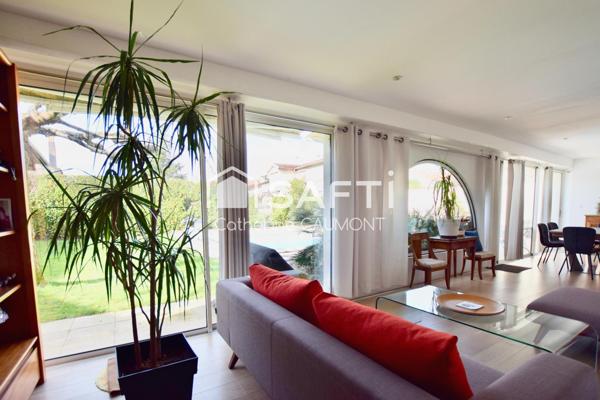 Élégante maison familiale aux volumes généreux