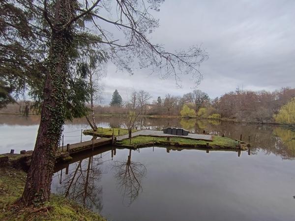 87350 PANAZOL - Propriété de 6 hectares avec 4 étangs. 128 000 €