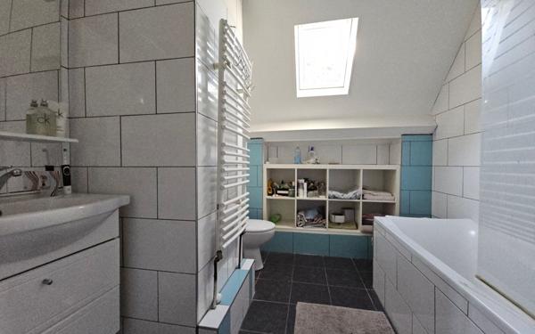 Maison à vendre    5 pièces •  Saint-Genest-Lerpt