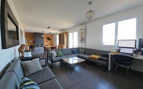 Maison à vendre    5 pièces •  Saint-Genest-Lerpt