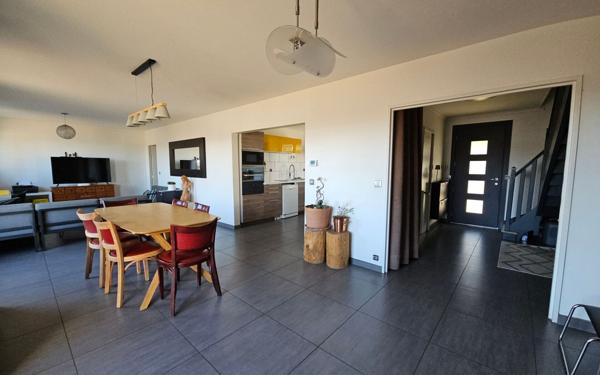 Maison à vendre    5 pièces •  Saint-Genest-Lerpt