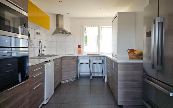 Maison à vendre    5 pièces •  Saint-Genest-Lerpt