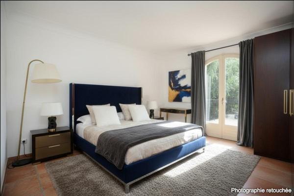 Villa à Mougins ? 8 pièces, 5 chambres, 436 m² sur un terrain de 9 500 m²