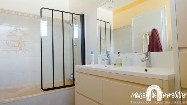 Vente Maison familiale - 95m² - Jardin et double garage - Quartier recherché du Champ de Foire à COGNAC