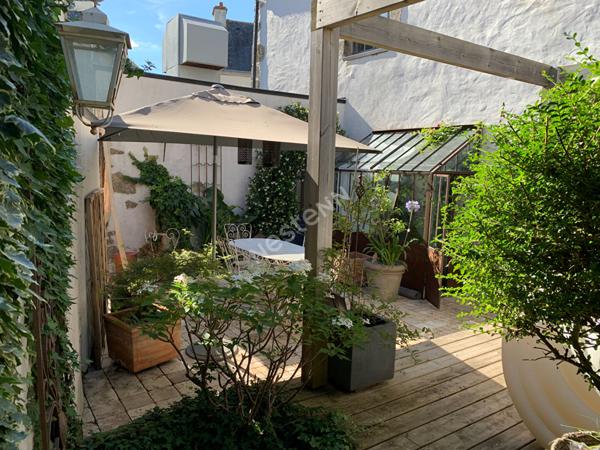 Charmante maison en pierre à vendre dans le centre-bourg de Ambon