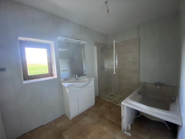 Maison à vendre |  Saint-Pardoux-les-Cards |  3 pièces | 75 m²