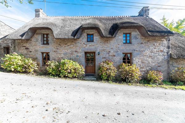 Chaumière authentique et son penty