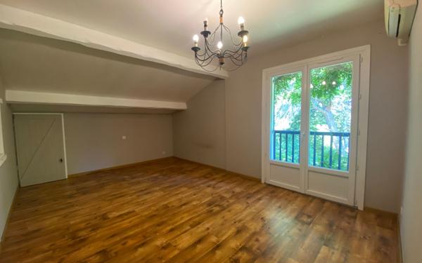 Maison à vendre    7 pièces •  Pomarez