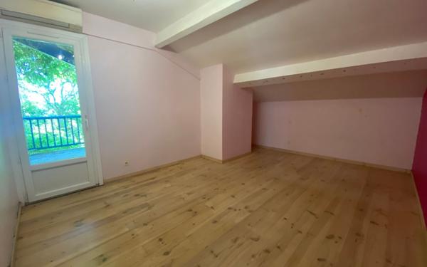 Maison à vendre    7 pièces •  Pomarez