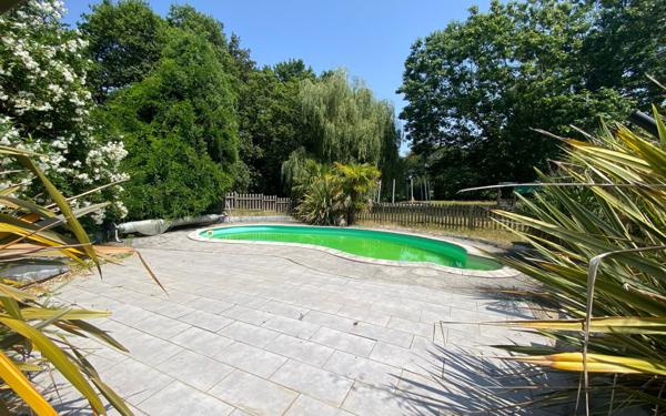 Maison à vendre    7 pièces •  Pomarez