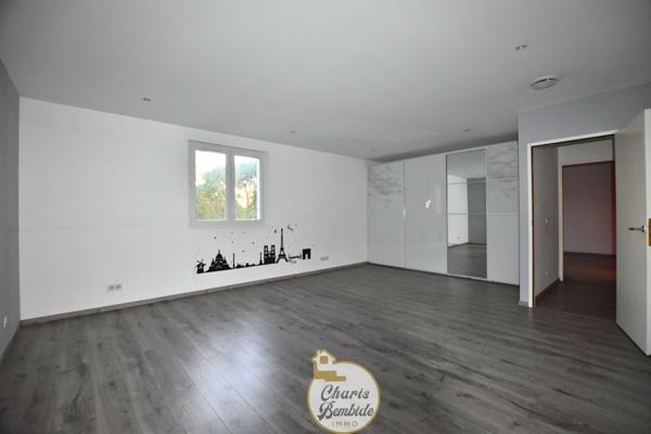 Maison 9 pièces - 275 m²