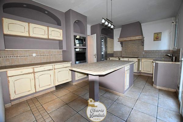 Maison 9 pièces - 275 m²