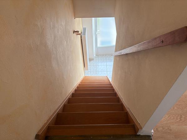 A LOUER  PETITE MAISON BOURG LANGUEUX