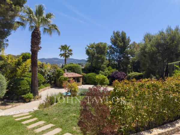 La Cadière-d’Azur – Villa avec piscine, appartement indépendant et jardin paysager