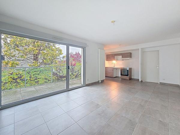 PLACE DE LA TRANCHEE - TRAM et COMMODITES - Appartement Tours 3 pièces 6- m2