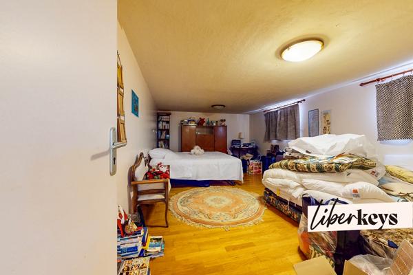 EYBENS – Maison familiale de 120 m² sur 1 070 m² de terrain, sous-sol complet et combles aménageables