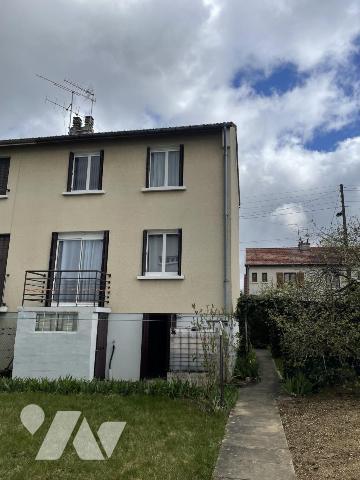CHALONS. maison de 5 pièces A RENOVER mais bon état général. Terrain de 312 m².