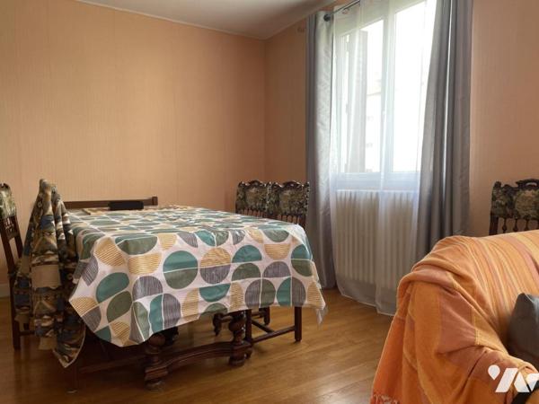 CHALONS. maison de 5 pièces A RENOVER mais bon état général. Terrain de 312 m².