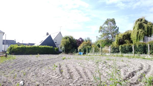 LES GREVES LANGUEUX VENTE Terrain plat en impasse, au calme et profitant d'une bonne exposition !