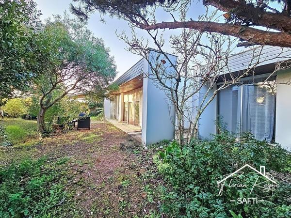 Maison d'architecte, grand terrain, au calme