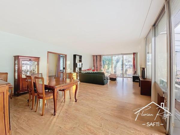 Maison d'architecte, grand terrain, au calme