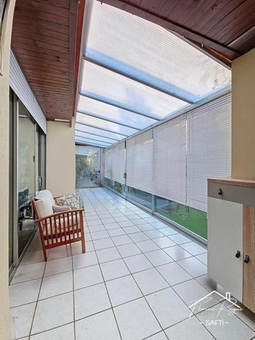 Maison d'architecte, grand terrain, au calme