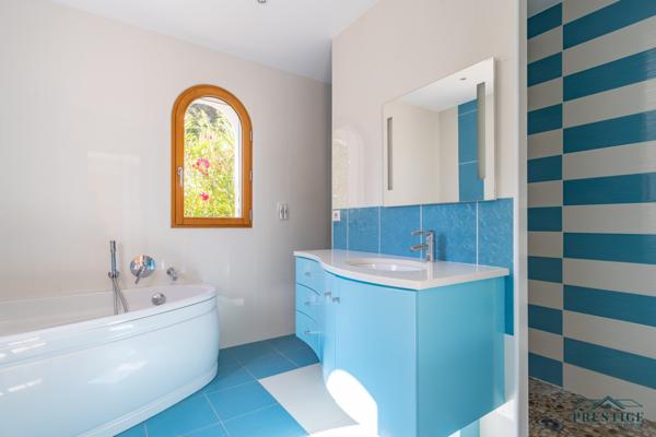LA NOËVEILLARD - VILLA 236M2 - TERRAIN 1513M2