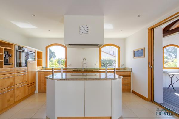 LA NOËVEILLARD - VILLA 236M2 - TERRAIN 1513M2