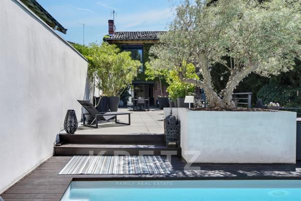 Hôtel particulier de 300m2 avec piscine et 3 garages - centre historique de Toulouse