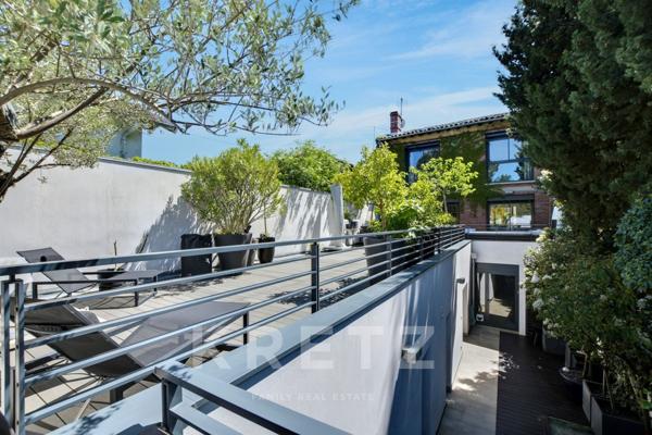 Hôtel particulier de 300m2 avec piscine et 3 garages - centre historique de Toulouse