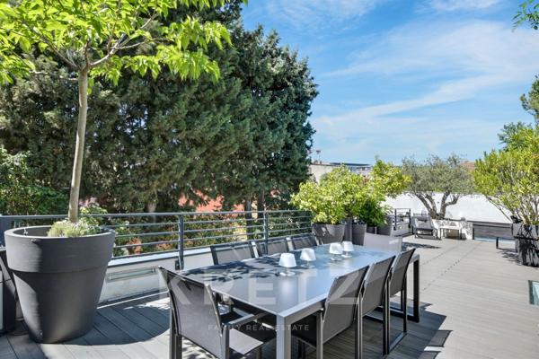 Hôtel particulier de 300m2 avec piscine et 3 garages - centre historique de Toulouse