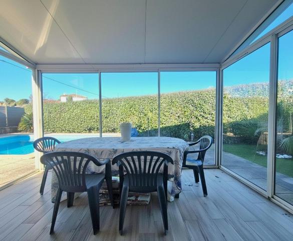 Coup de cœur à Cogolin :  villa de plain-pied 107 m², piscine, garage, et studio indépendant dans un quartier calme et résidentiel.